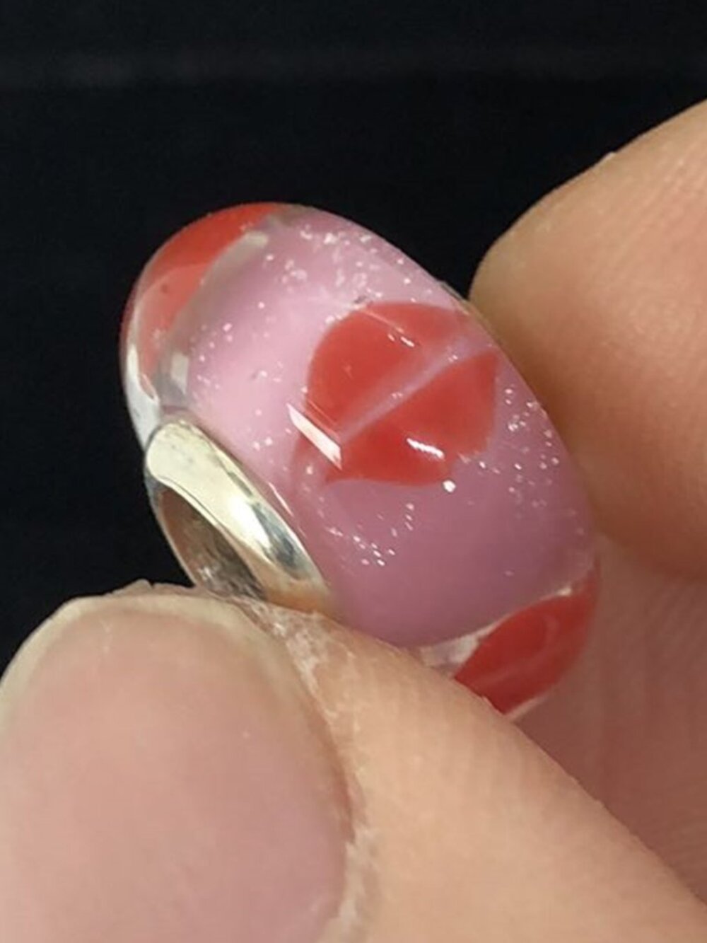 👍👍Kisses All Around Murano Glass Charm